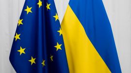 The European and Ukrainian flags