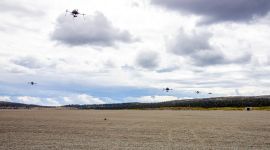 Flere droner i sverm over grusplass