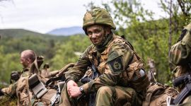 Illustrasjon soldater i felt