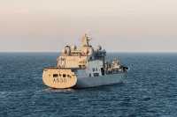 Det norske support fartøyet KNM Maud på havet