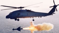 Penguin-missilet skytes ut fra helikopter