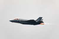 Kampflyet F-35 tar av.