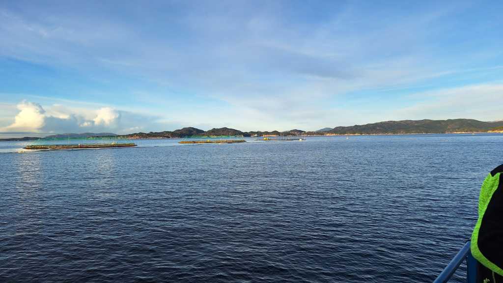 To merder i Korsfjorden sør for Bergen.