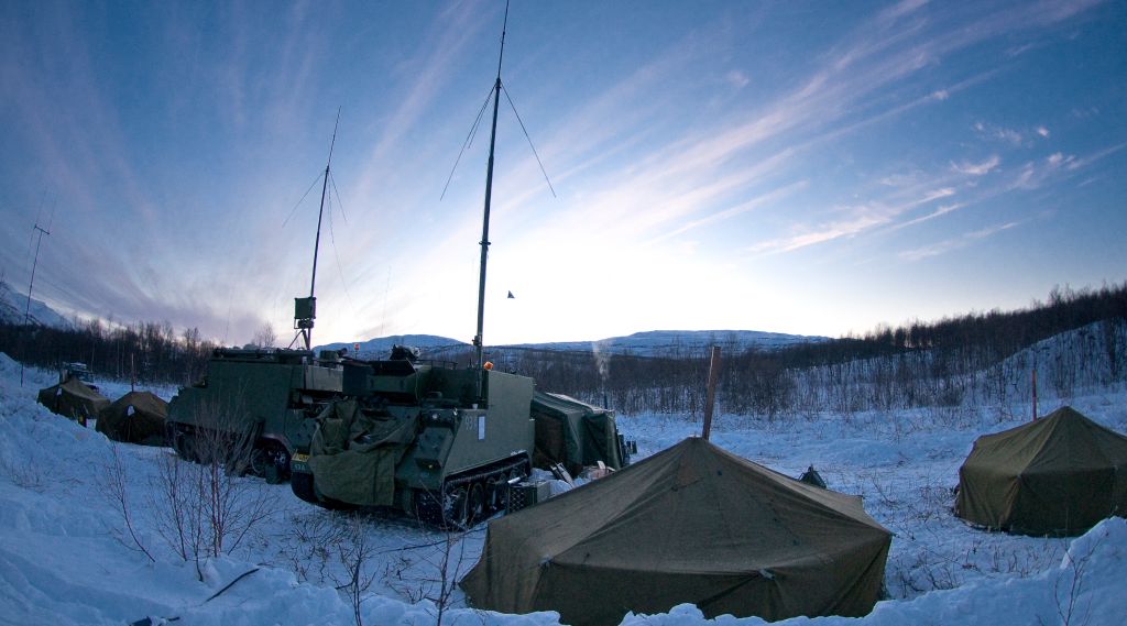 vinterlandskap og mobil militærleir