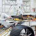 Bilde fra bygging av Mars-roveren Perseverance hos Jet Propulsion Laboratory høsten 2019. 