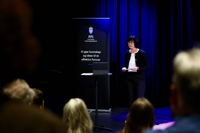 Janet Blatny snakker på FFI-frokosten. 