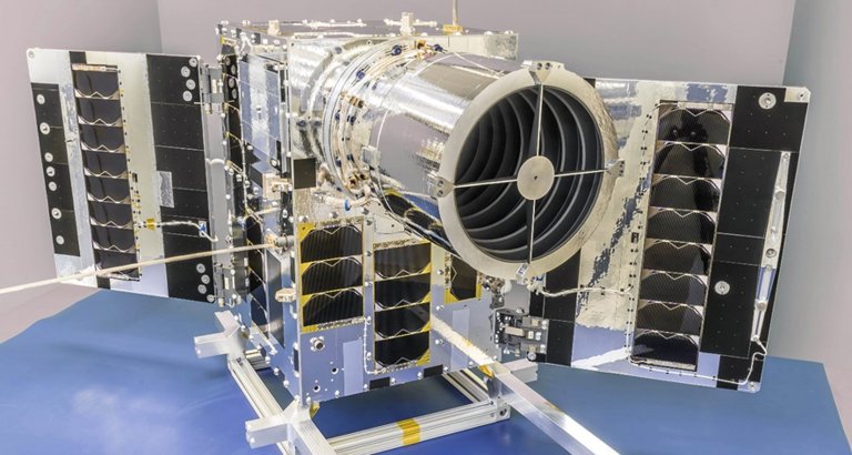 Bilde av satellitten NorSat-4.