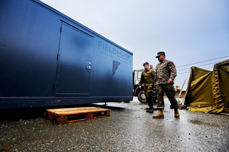 Kontainer fra FieldMade besøkes av USAs marinekorps