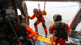 SAR Queen på treningstur med redningsskøyten RS 168 Hans Herman Horn.