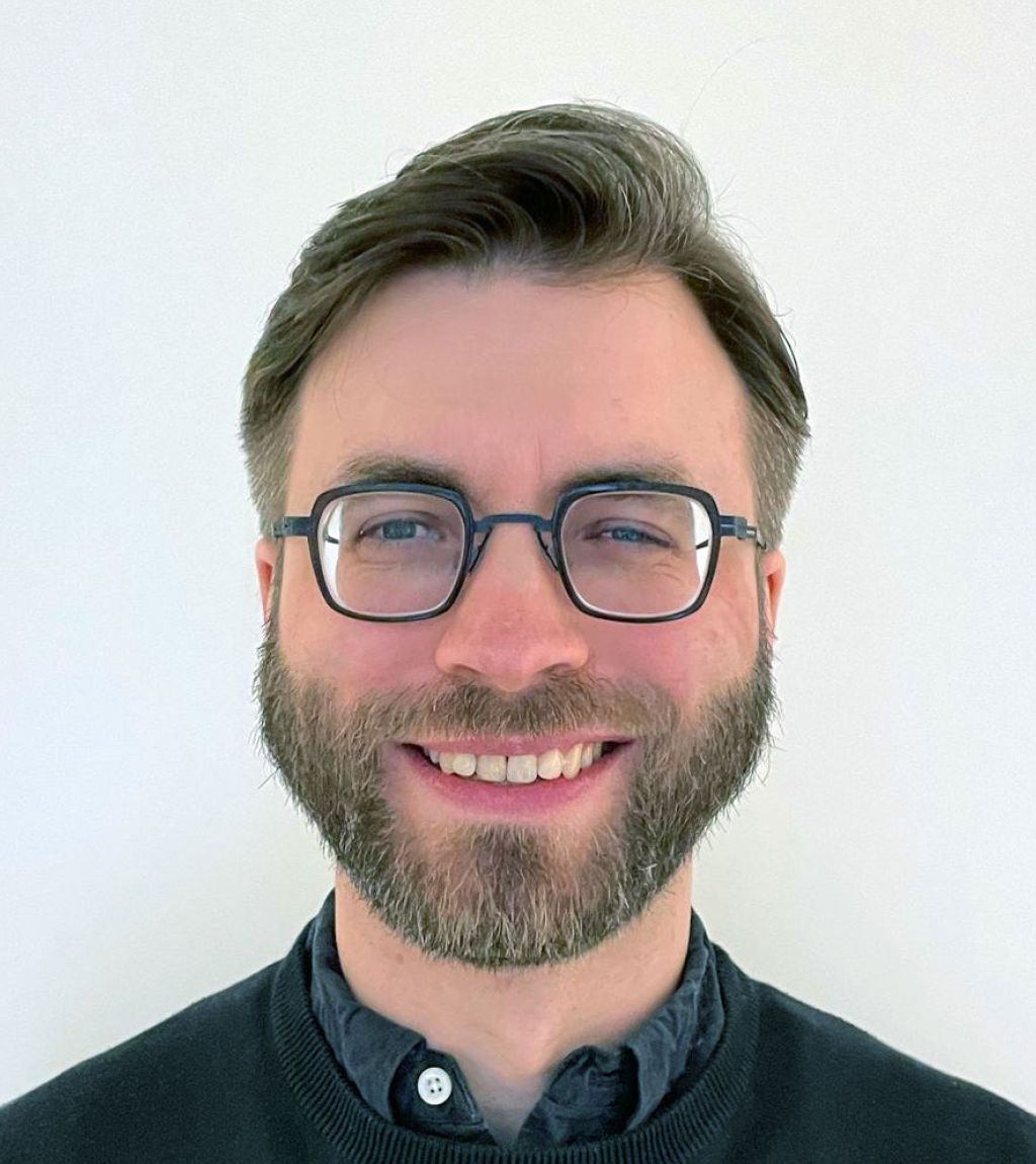 Portrett av Adrian Rogstad.