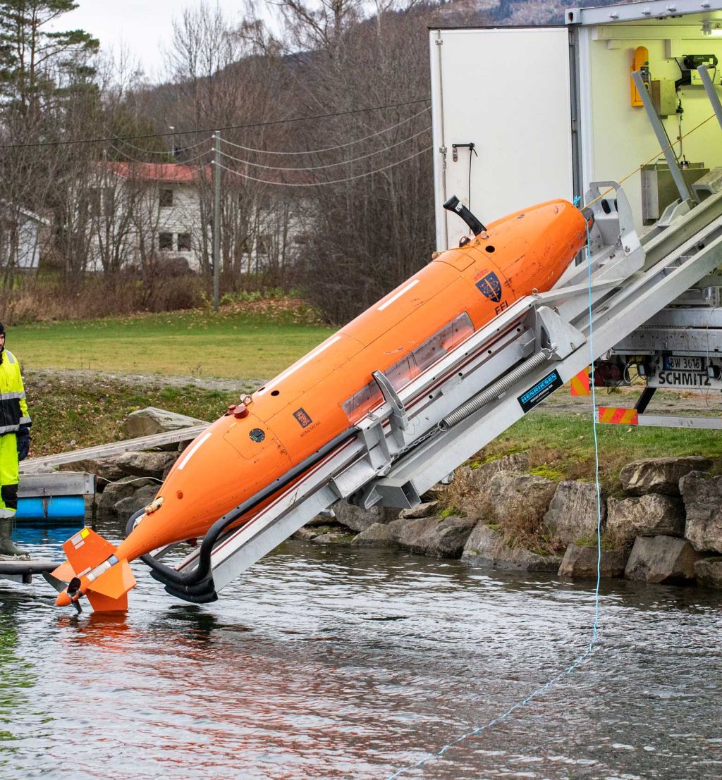 Hugin sjøsettes i Mjøsa