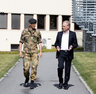 Generalmajor Eirik Kristoffersen og FFIs administrerende direktør John-Mikal Størdal.