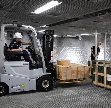 KNM Maud's første oppdrag, å transportere matriell for Hæren og Luftforsvaret. // HNoMS Maud's first task, transport materials for both the Norwegian army and airforce. KNM Maud's første oppdrag, å transportere matriell for Hæren og Luftforsvaret.