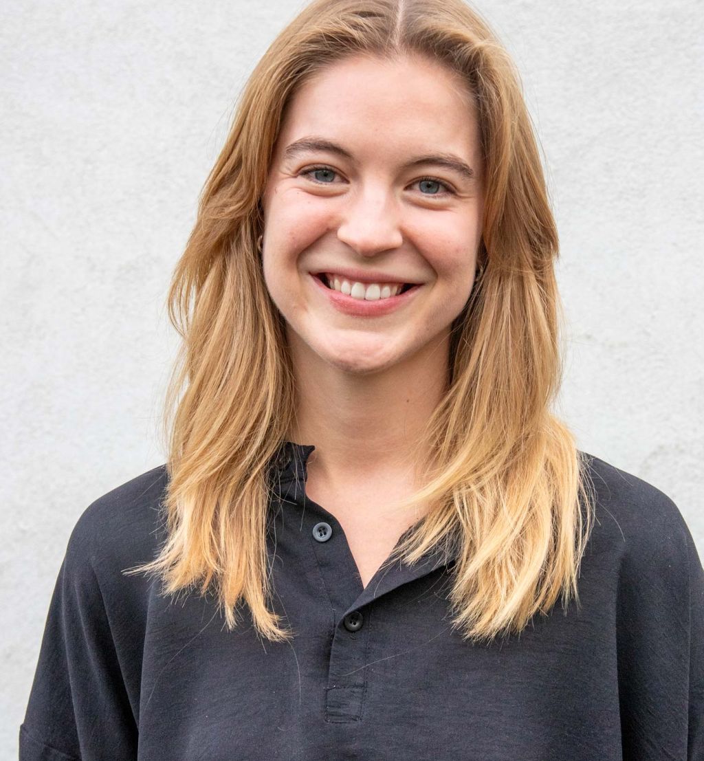 Portrett av Gina, sommerstudent ved FFI sommeren 2025.