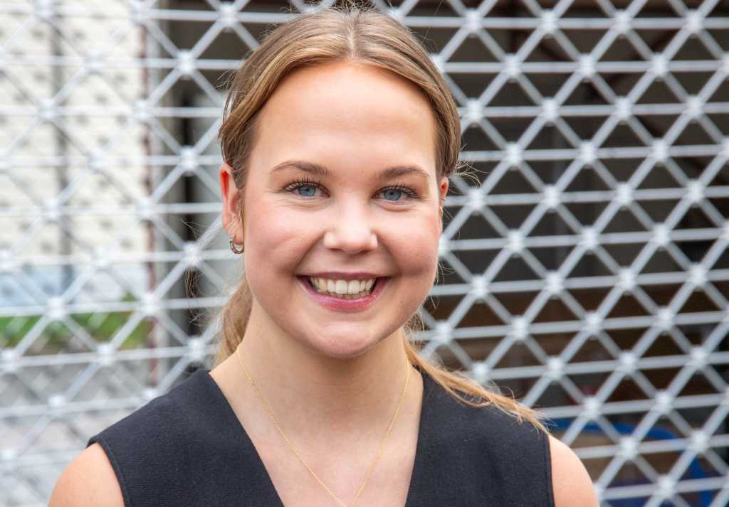 Portrett av sommerstudent Maria.