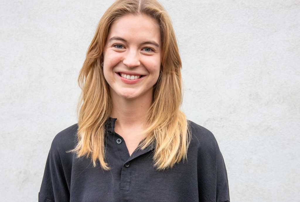 Portrett av Gina, sommerstudent ved FFI sommeren 2025.