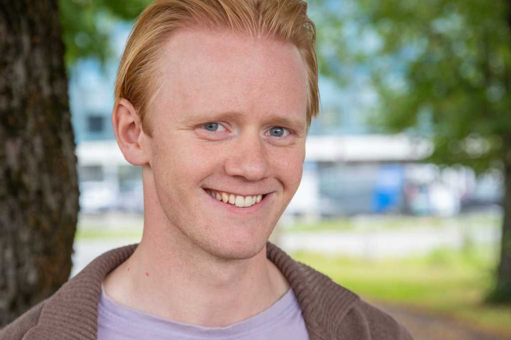 Portrett av Sigurd, som har hatt sommerjobb ved FFI sommeren 2025.