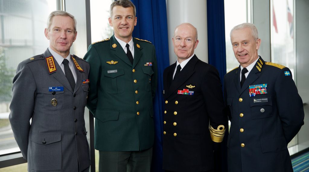 Gruppebilde. Forsvarssjefene fra Finland, Danmark, Norge og Sverige samlet under NORDEFCO møte på Gardermoen i 2014. F.v. Forsvarssjefene Ari Puheloinen, Peter Bartram, Haakon Bruun-Hanssen og Sverker Göranson under et møte i Nordisk Forsvarssamarbeid, NORDEFCO, på Gardermoen 03.03.2014From left; Ari Puheloinen, Peter Bartram, Haakon Bruun-Hanssen og Sverker Göranson during a Nordic Defence Cooperation meeting at Gardermoen, Norway