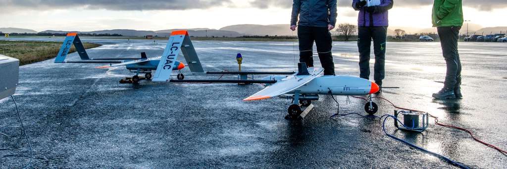 Forskere og ingeniører på Ørlandet for å fly drone. foto